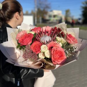 Букет с розовыми розами фото