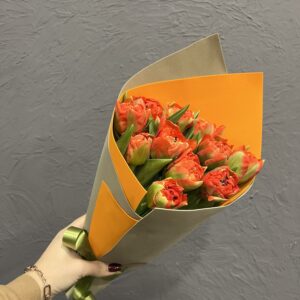 Букет оранжевых тюльпанов фото