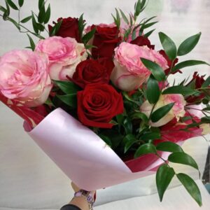 Букет великолепных роз фото
