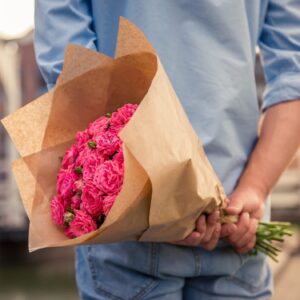 Букет розовых пионовидных роз фото