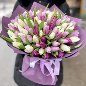 Букет весенних тюльпанов фото