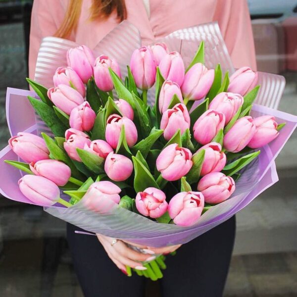 Букет розовых тюльпанов фото